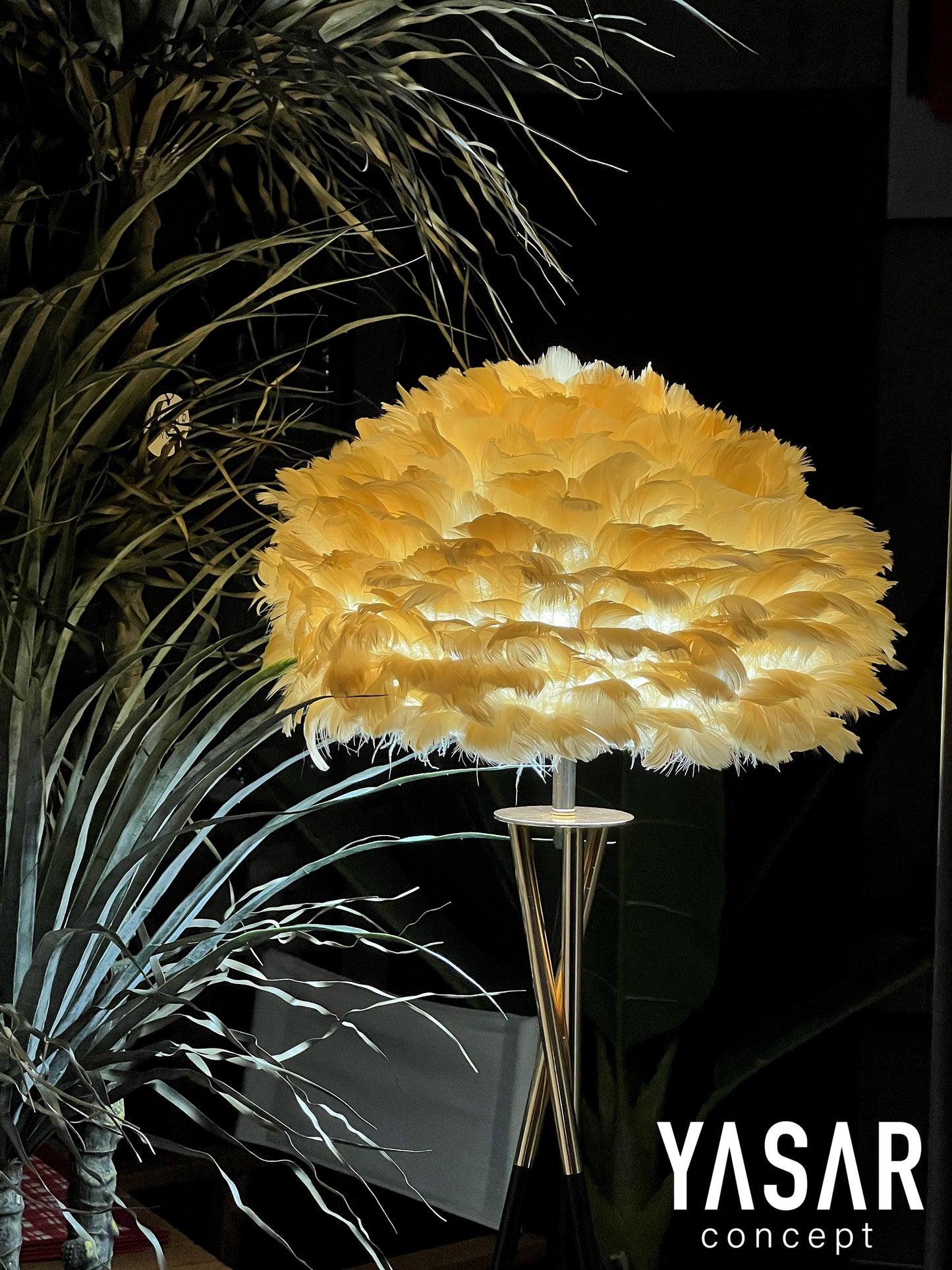 Kuş Tüylü Lambader Karamel