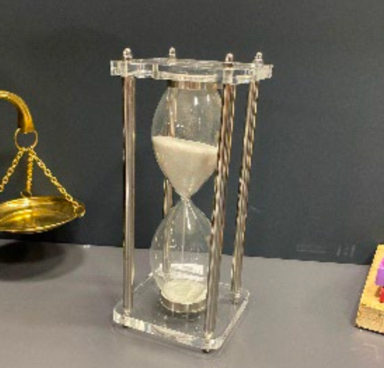 Clessia Metal Akrilik Kum Saati Gümüş 10x26 Cm