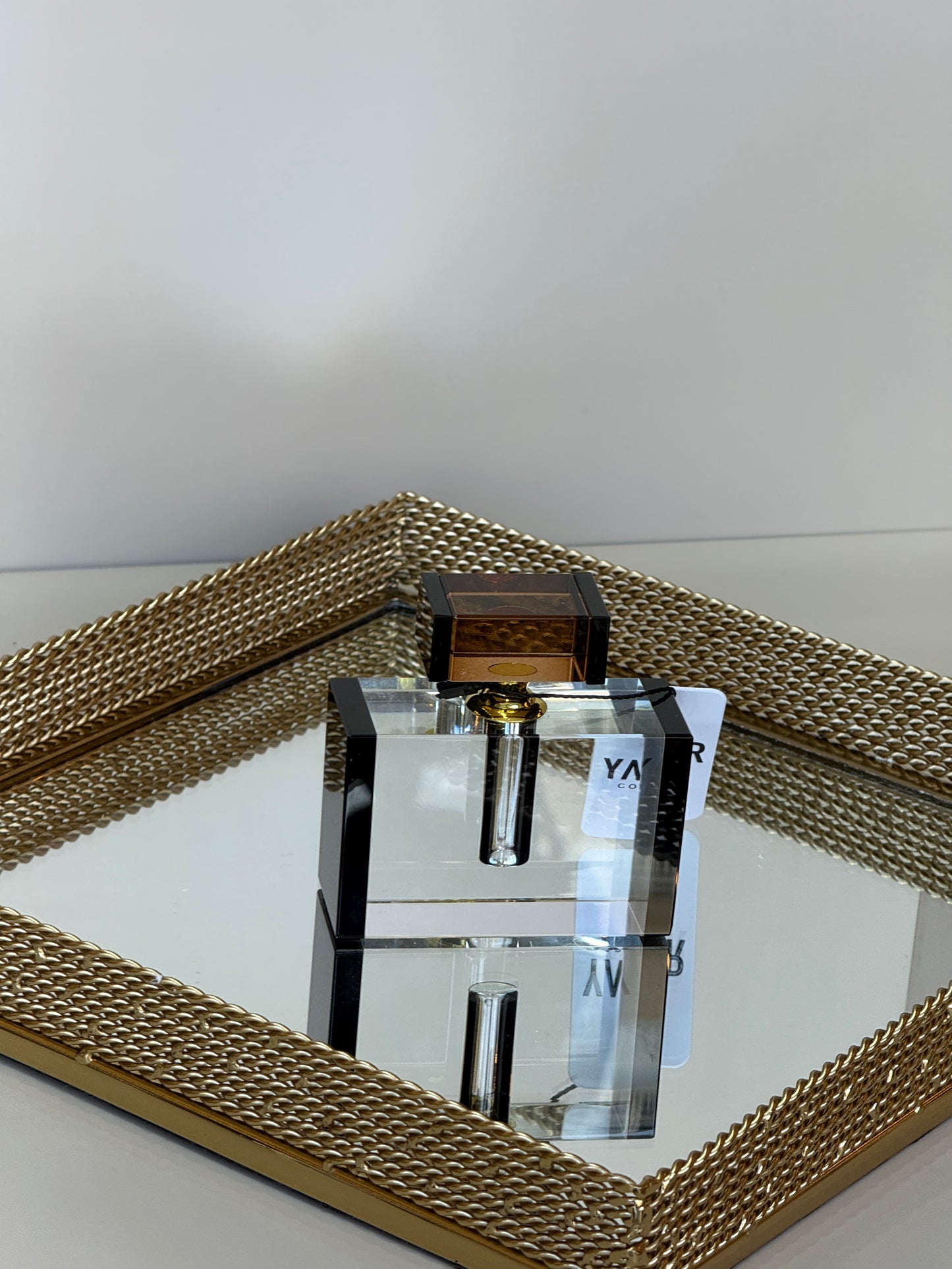 Ambre Kristal Parfüm Şişesi Şeffaf Siyah Amber