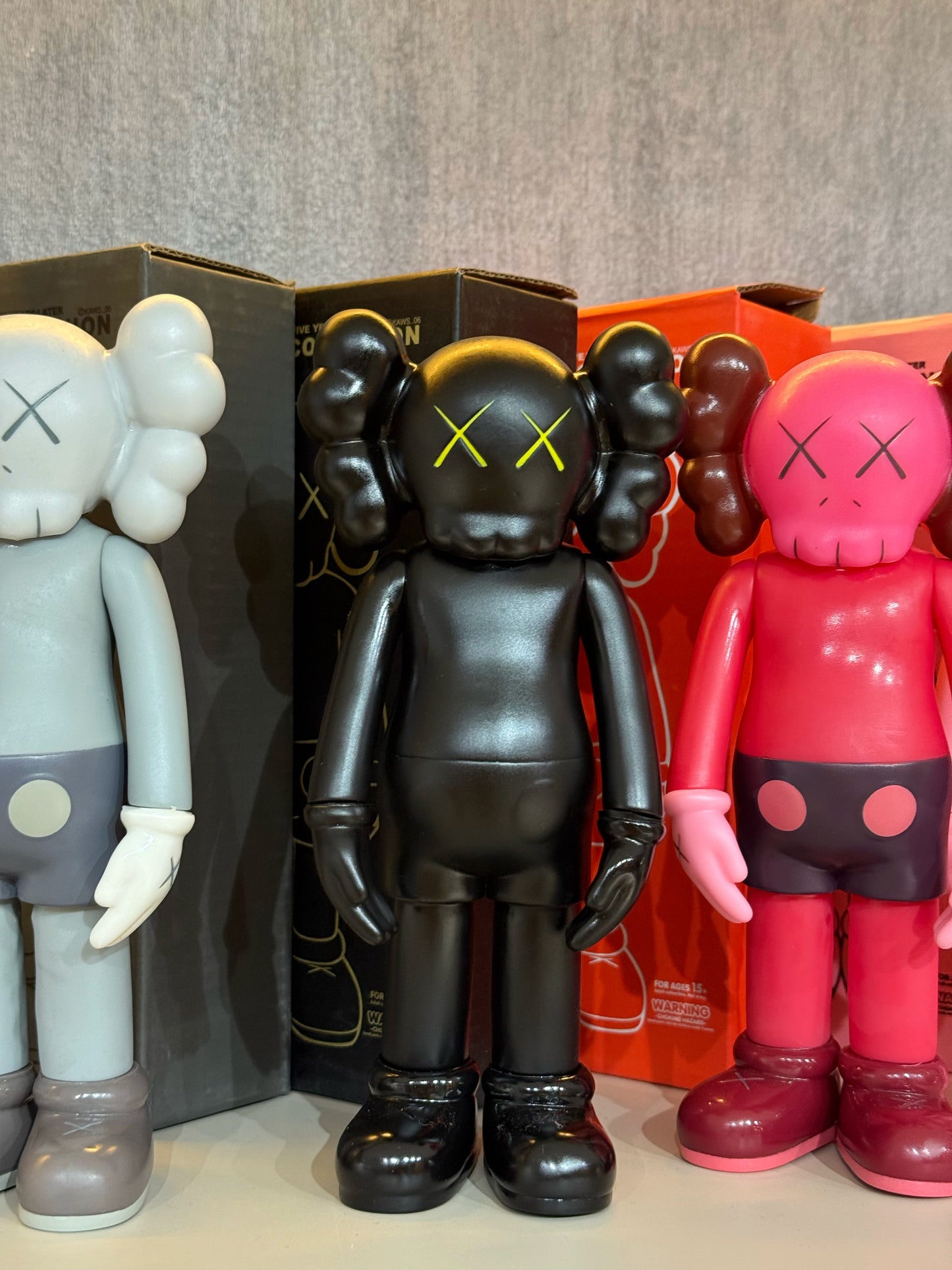 Mini Kaws 20 Cm Siyah