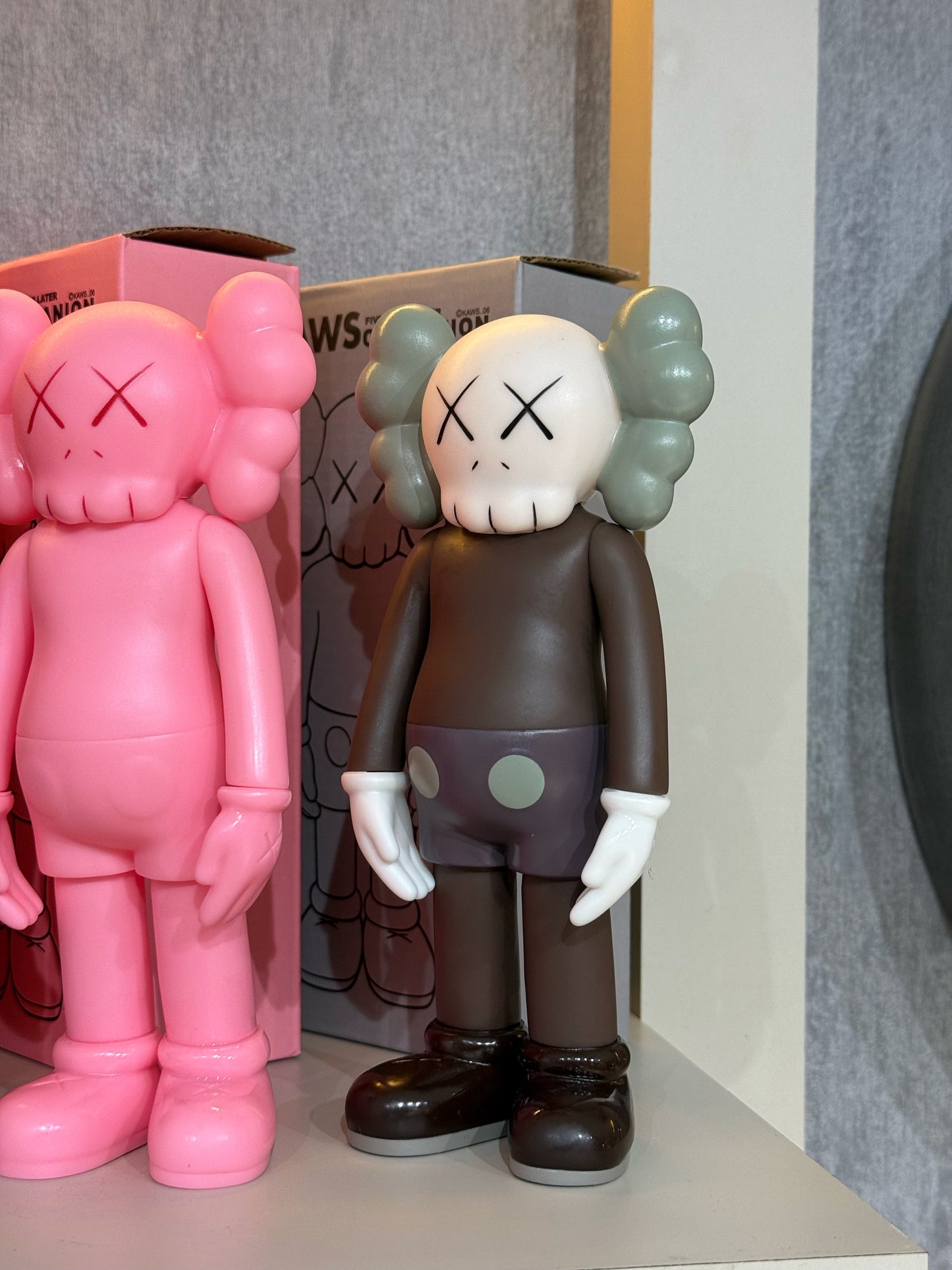 Mini Kaws 20 Cm Kahve