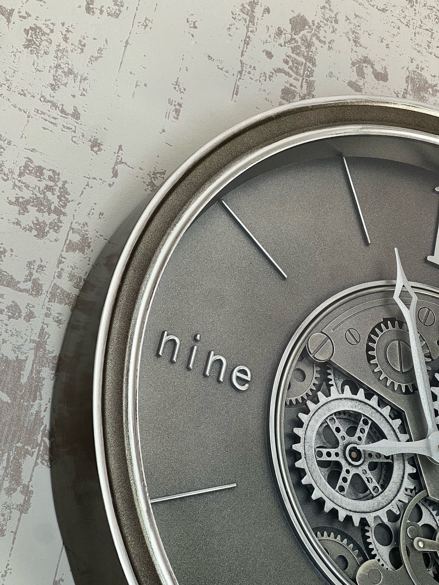 TriNove Metal Çarklı Duvar Saati 60 Cm