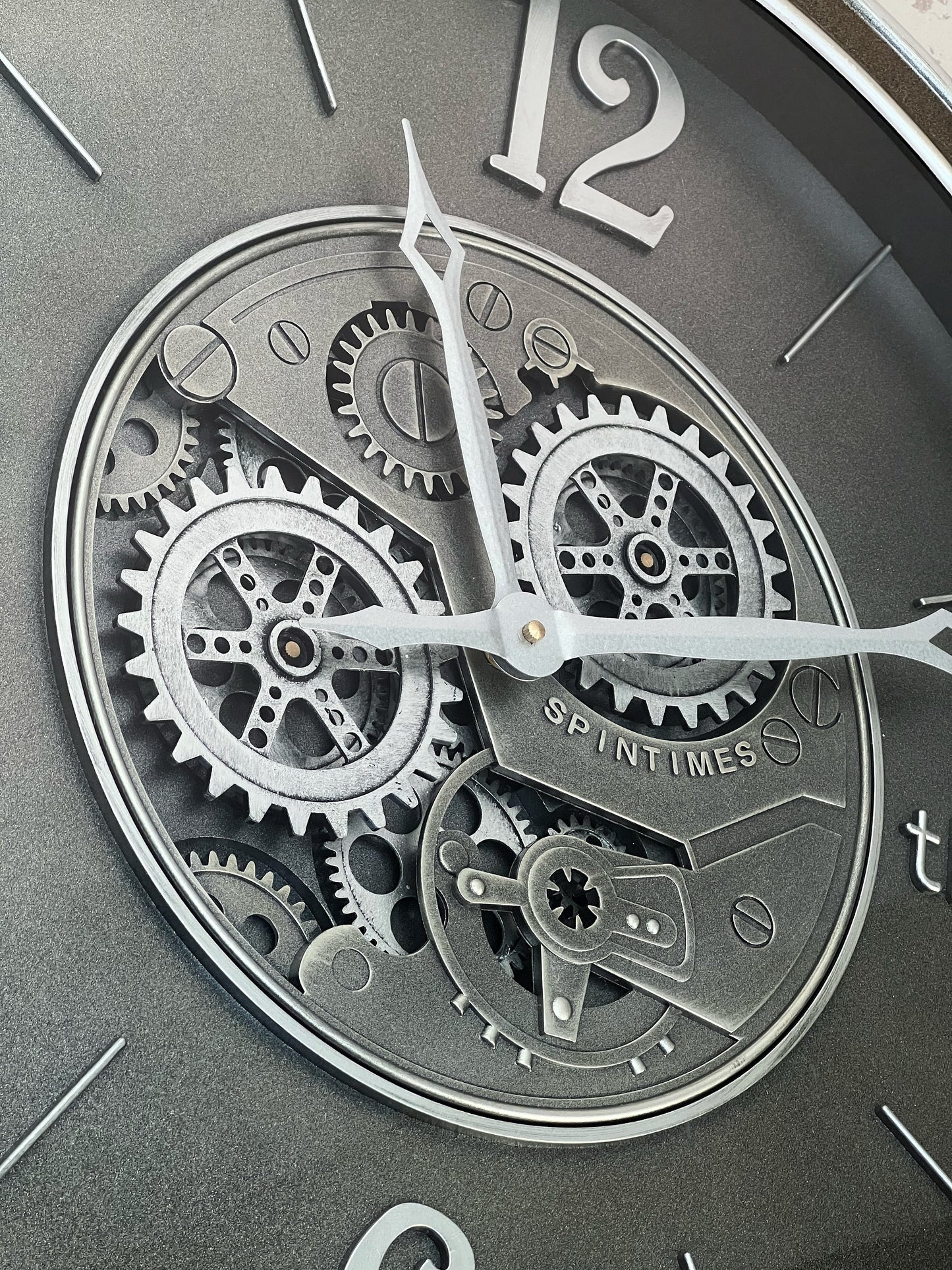 TriNove Metal Çarklı Duvar Saati 60 Cm