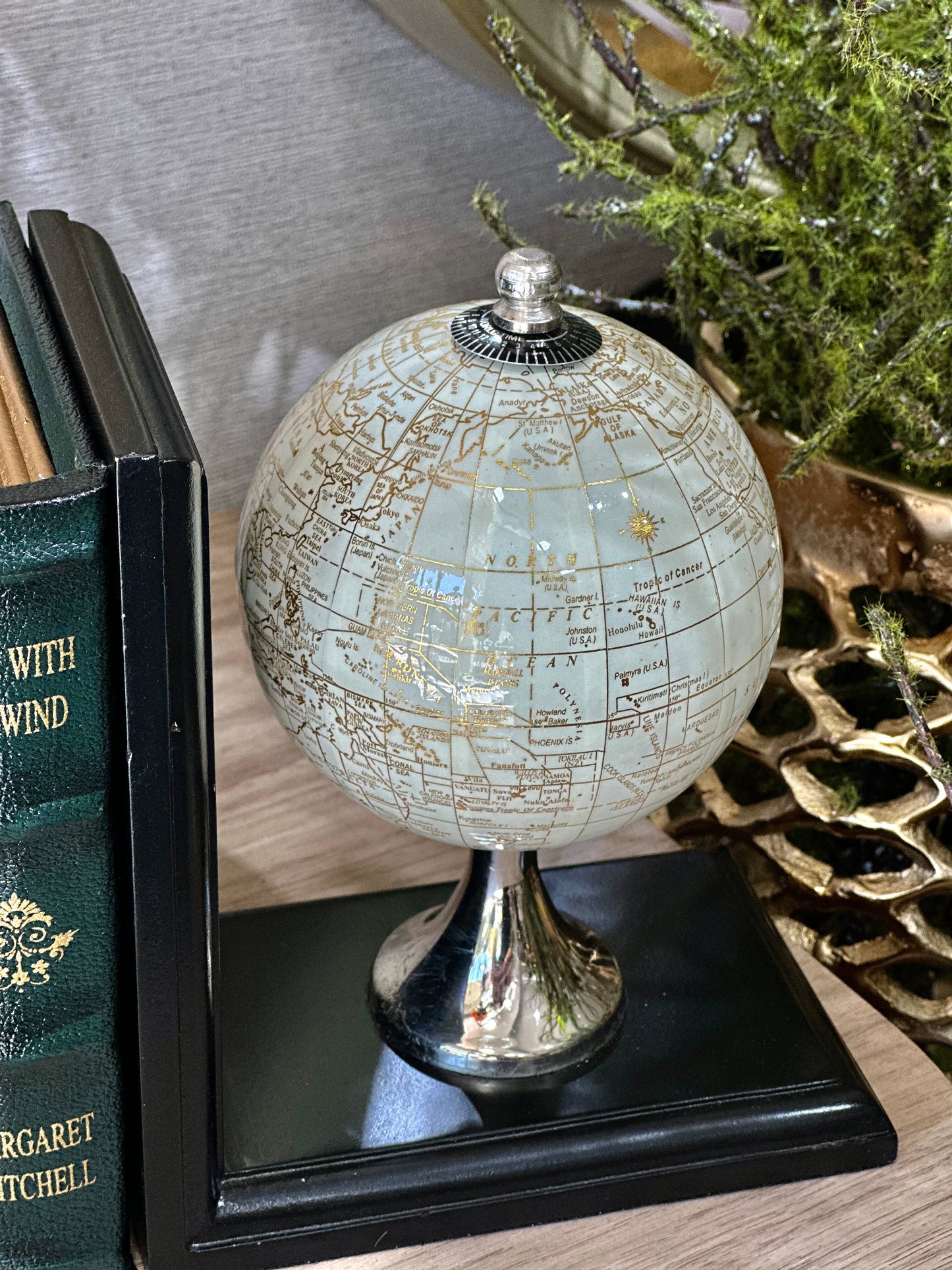 Novaglobe Dünya Küre Kitap Tutucu