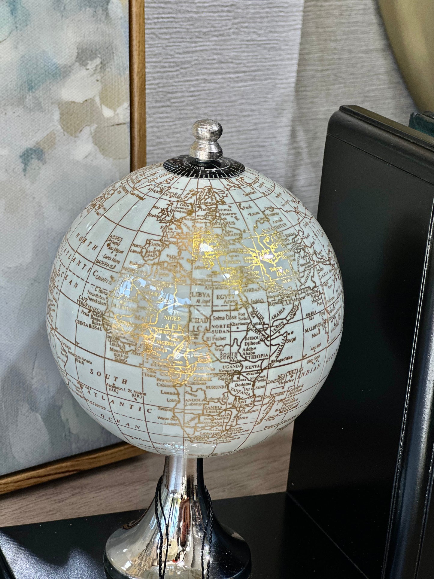 Novaglobe Dünya Küre Kitap Tutucu