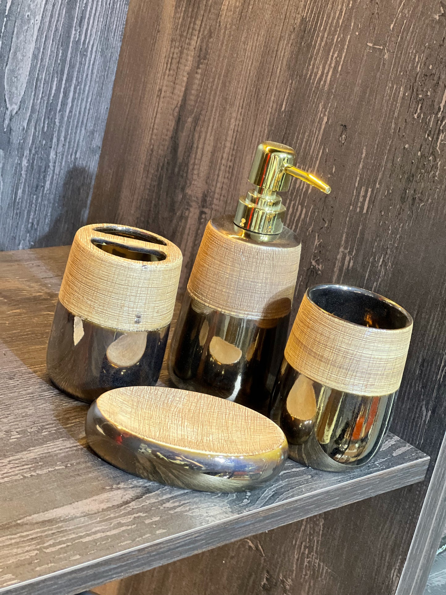 Vetrina Seramik Banyo Seti