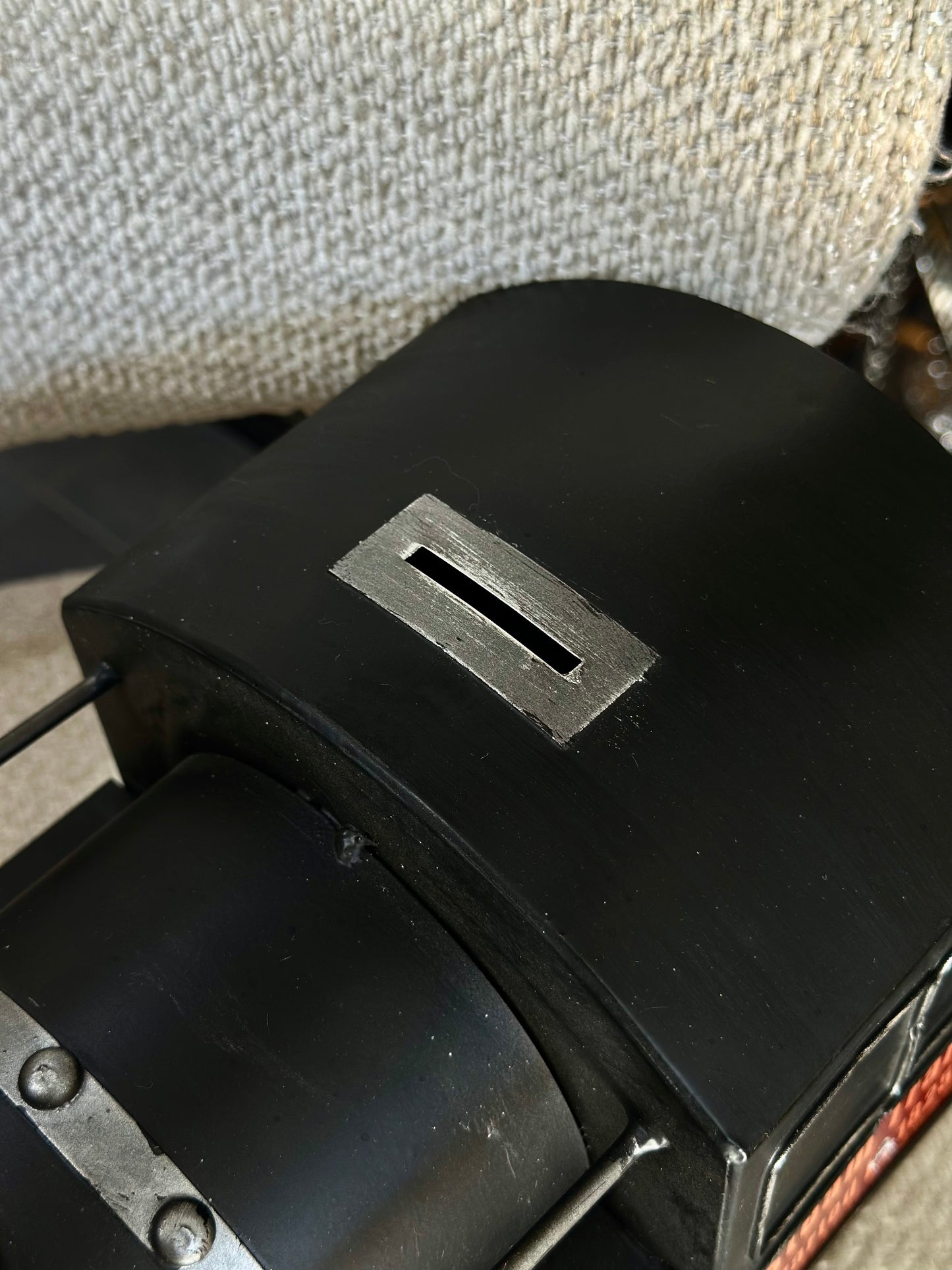 Locmetra Metal Dekoratif Tren Saat Detaylı