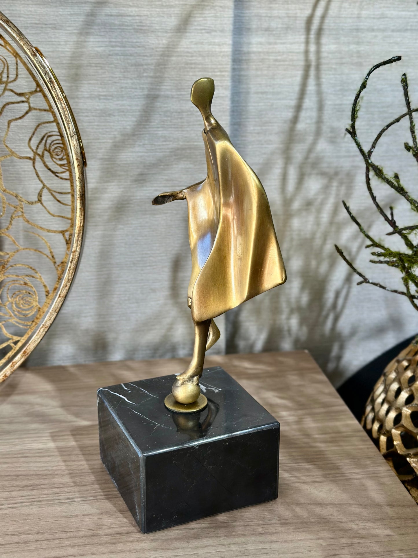 Aurefigura Soyut Adam Dekoratif Obje Mermer Kaideli