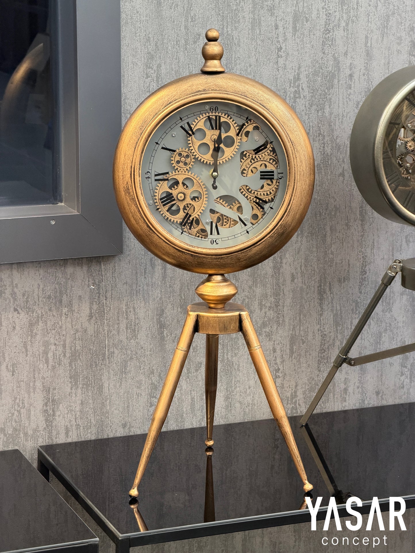 Retronis Metal Çarklı Tripod Masa Saati 29x66 Cm