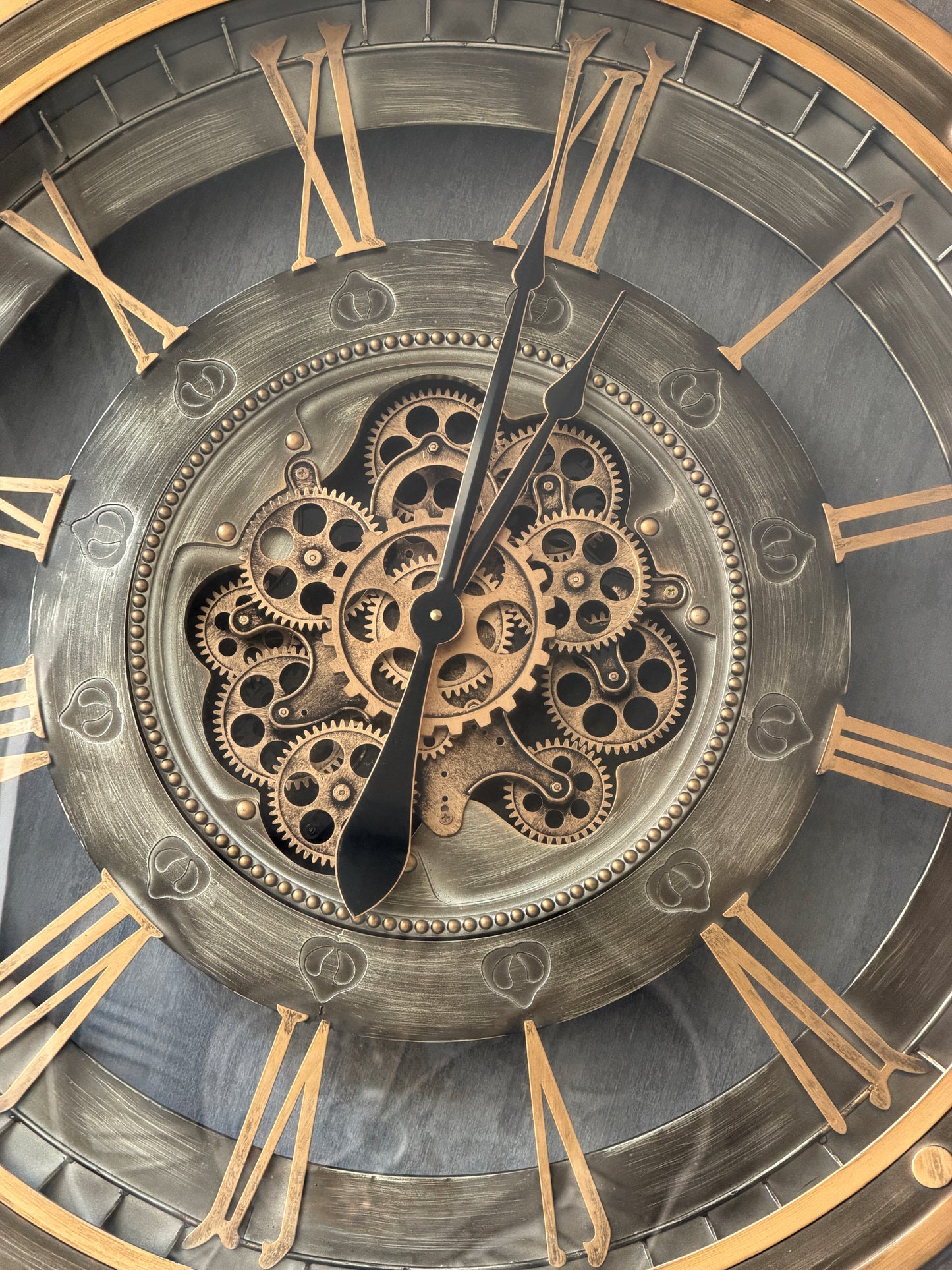 Stoneheaven  Metal Çarklı Duvar Saati 80 Cm (Hafif Kusurlu) %40 İndirimli