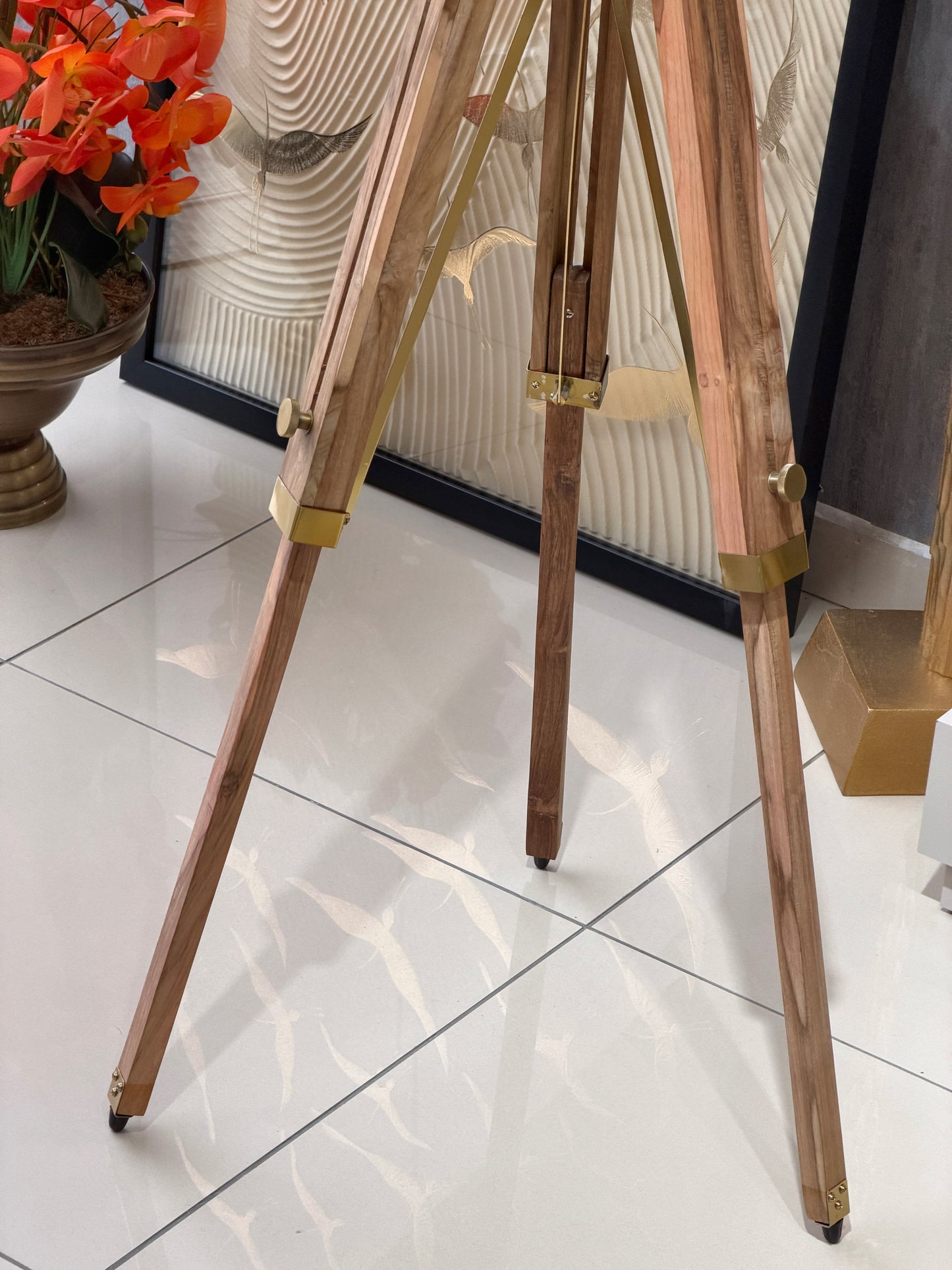 Heritage Metal Ahşap Ayaklı Tripod Saat