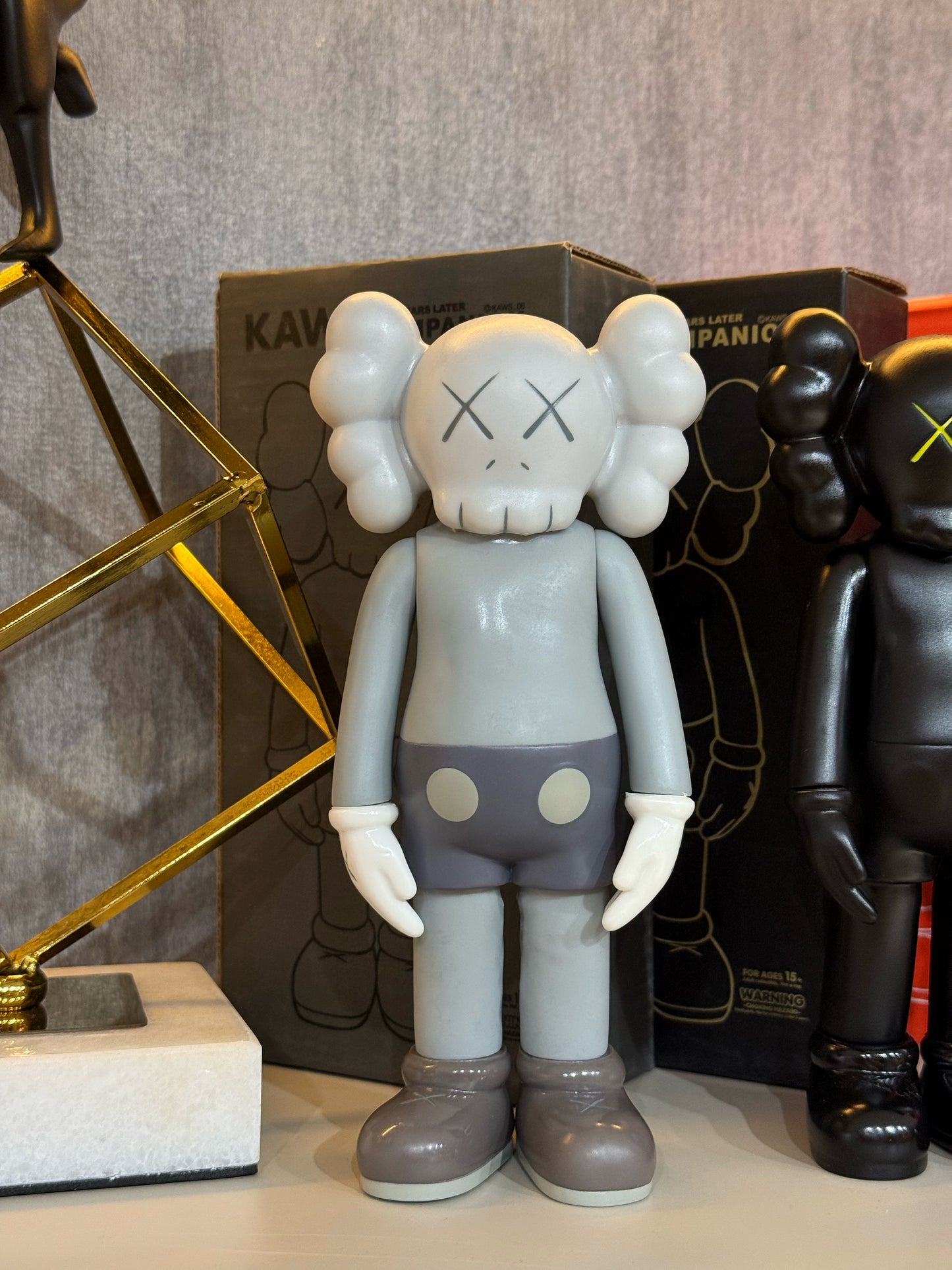 Mini Kaws 20 Cm Gri