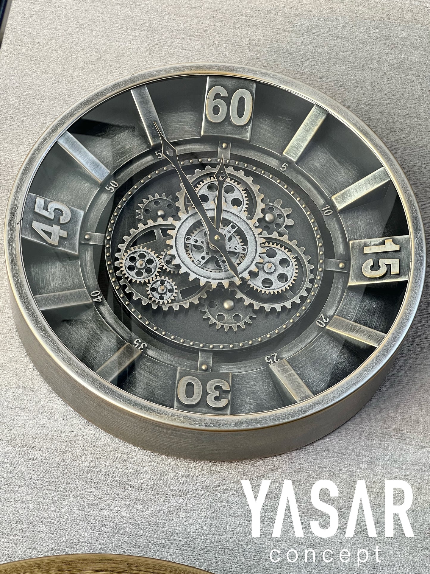 Graviron Metal Çarklı Duvar Saati 46 Cm