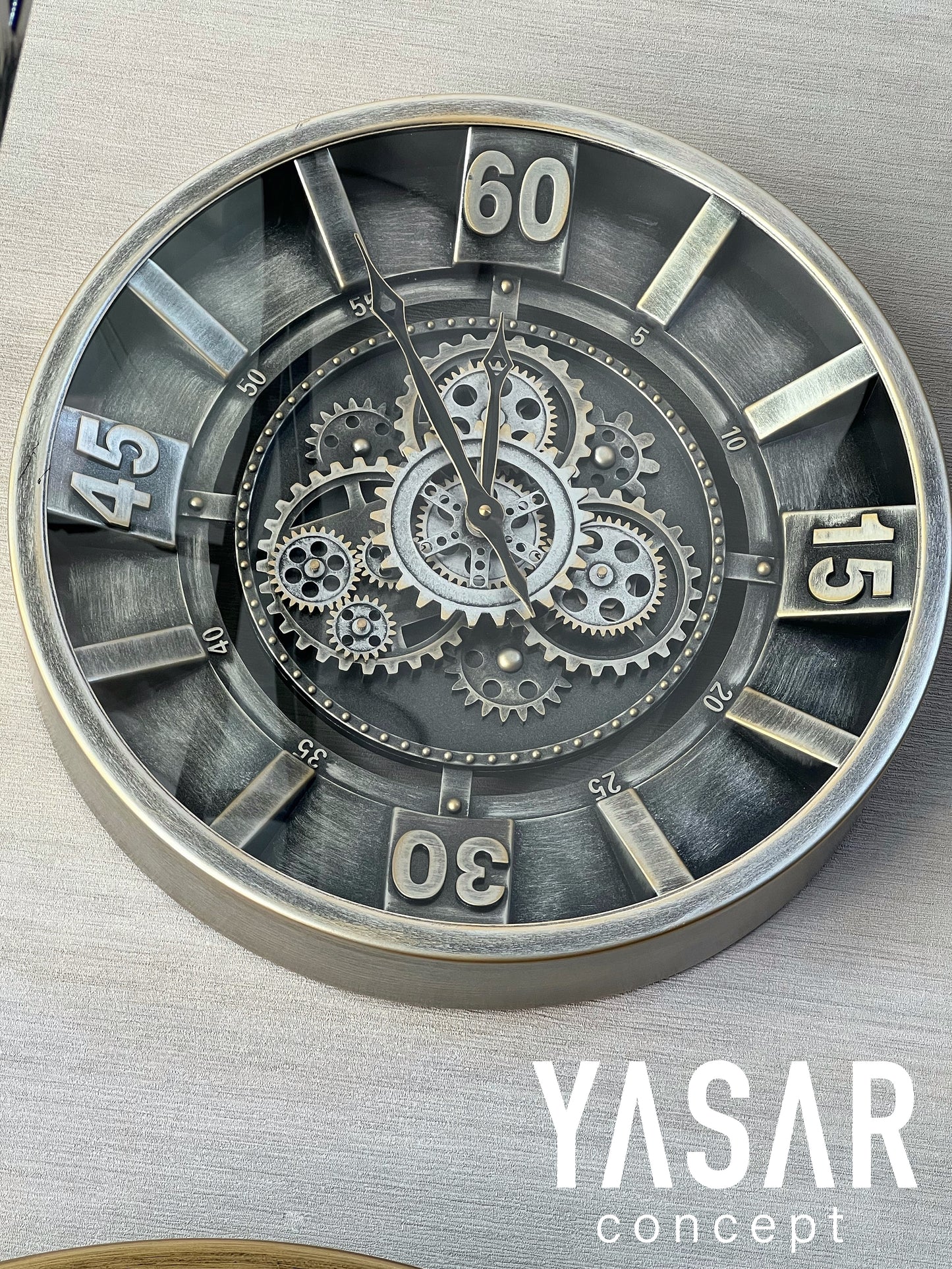 Graviron Metal Çarklı Duvar Saati 46 Cm