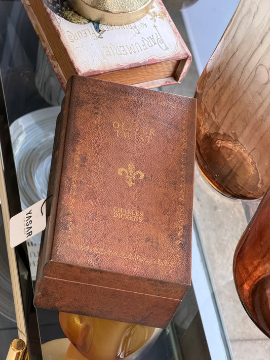 Oliver Twist Kitap Kutu 10x15x25 Cm