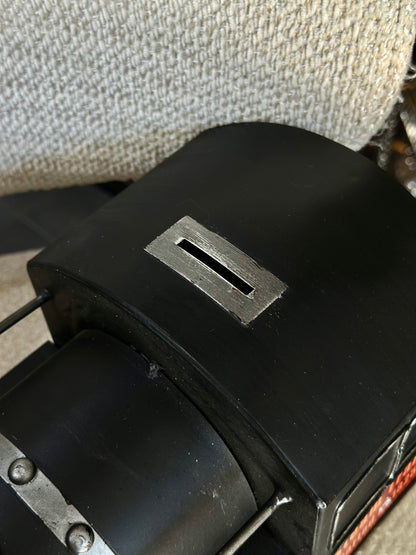 Locmetra Metal Dekoratif Tren Saat Detaylı