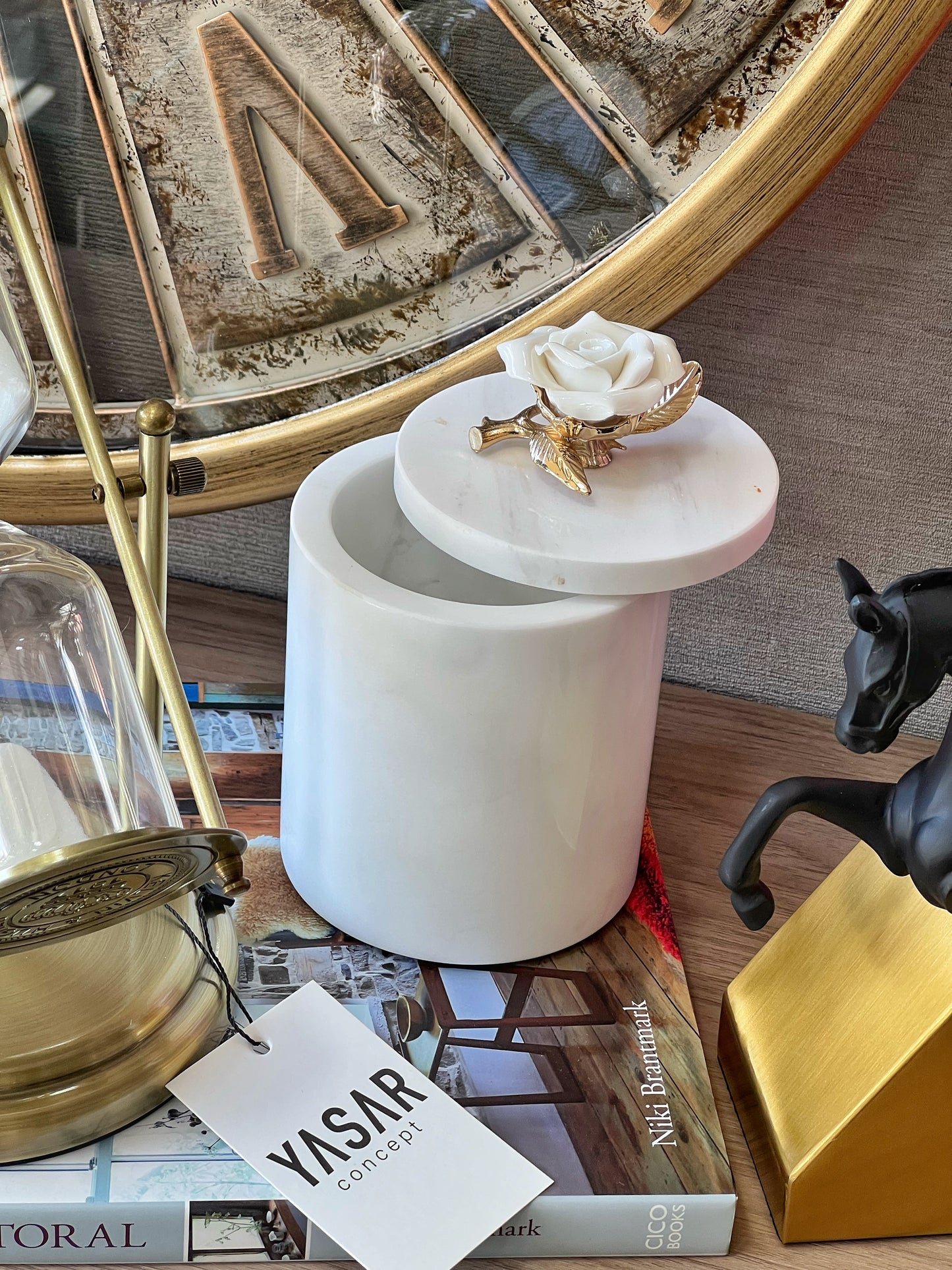 Rosamara Mermer Kutu Porselen Gül Detaylı