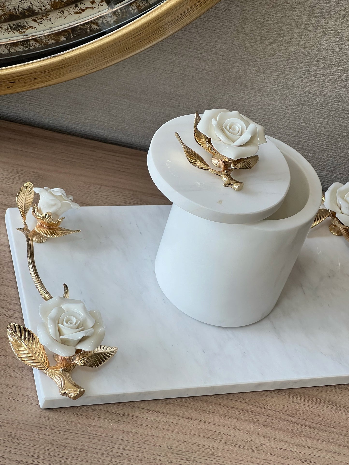 Rosamara Mermer Tepsi Porselen Gül Detaylı