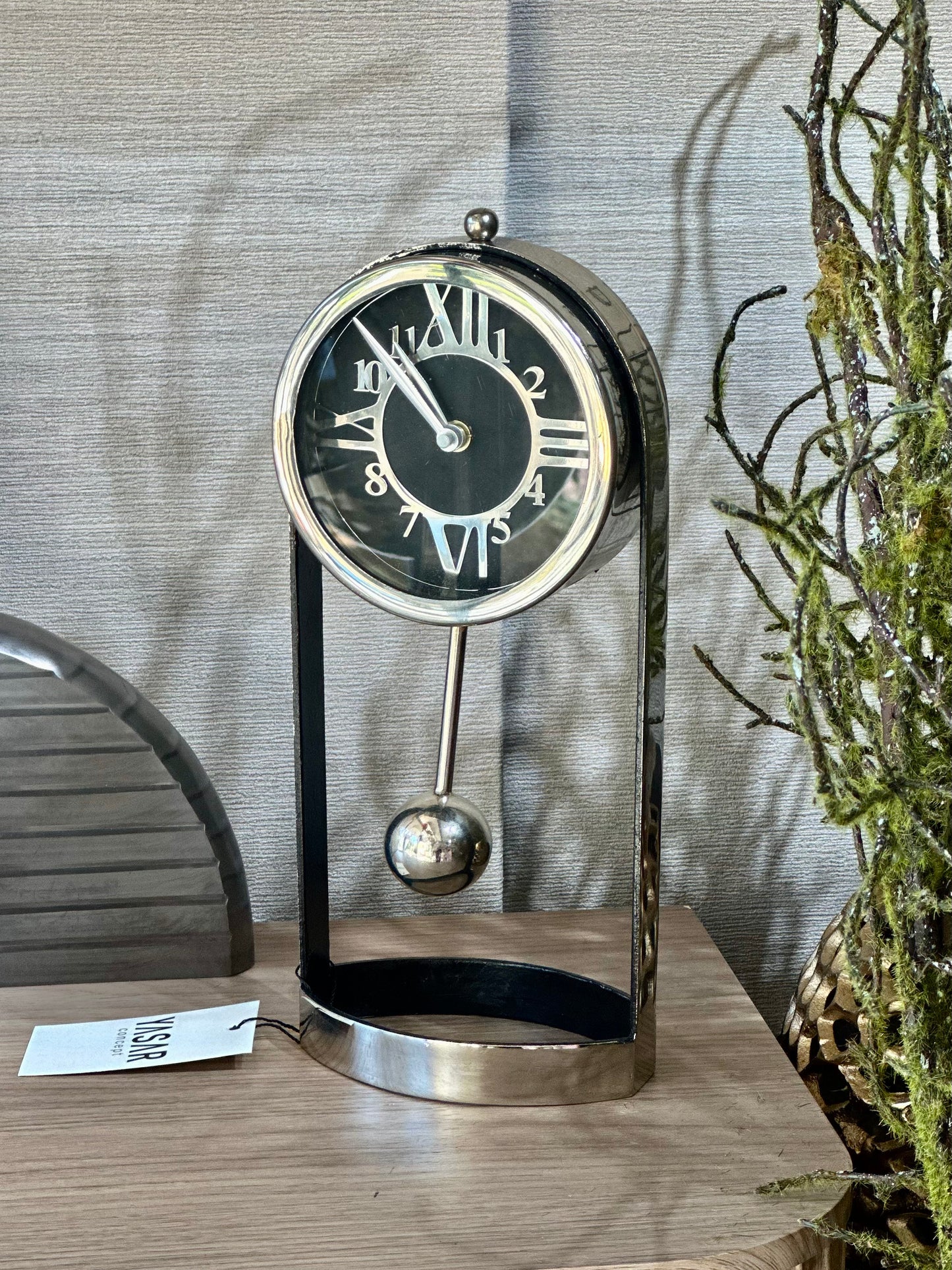 Templaric Metal Masa Saati