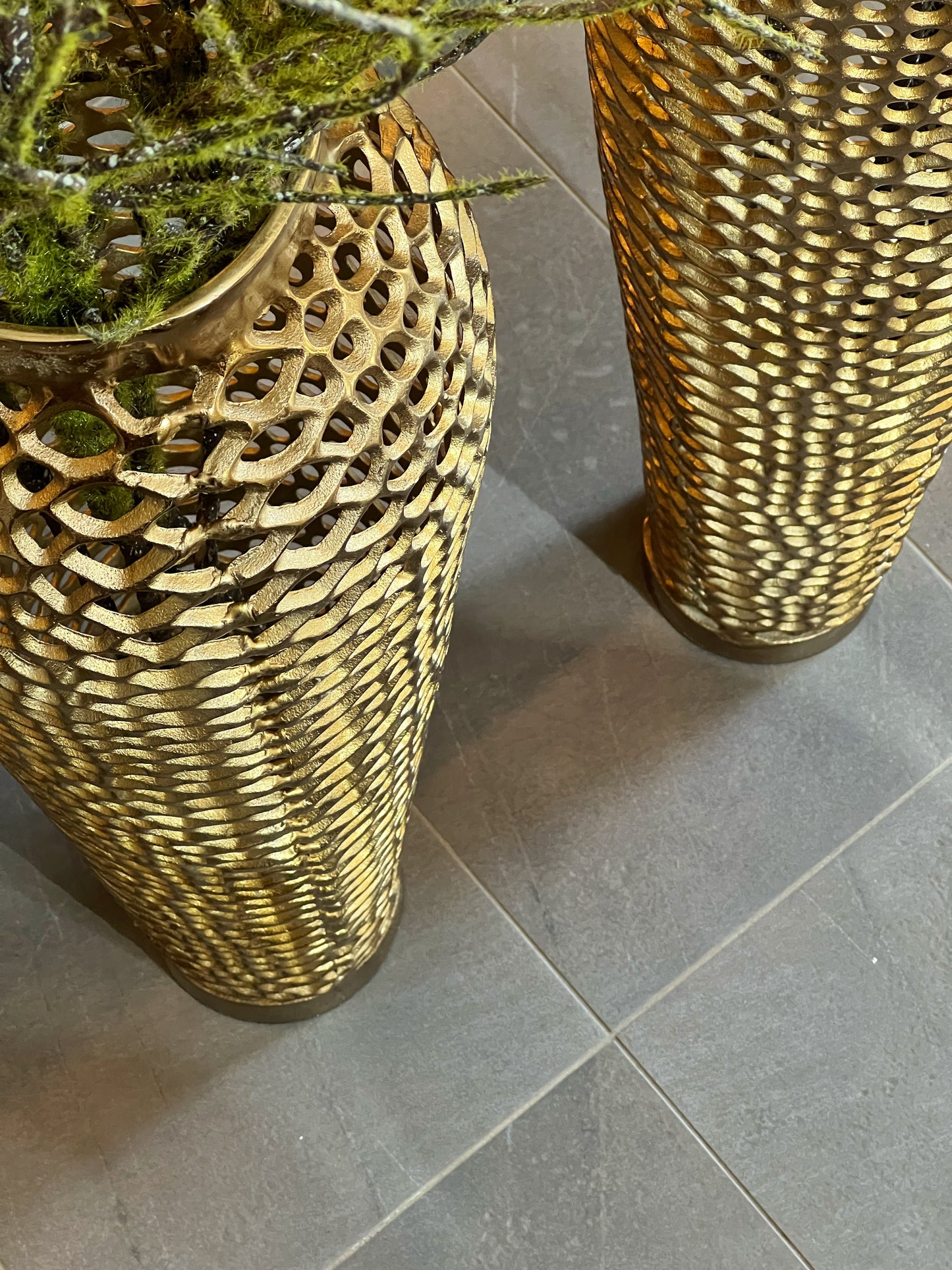 Lumetra Delikli Metal Yer Vazosu Set Gold