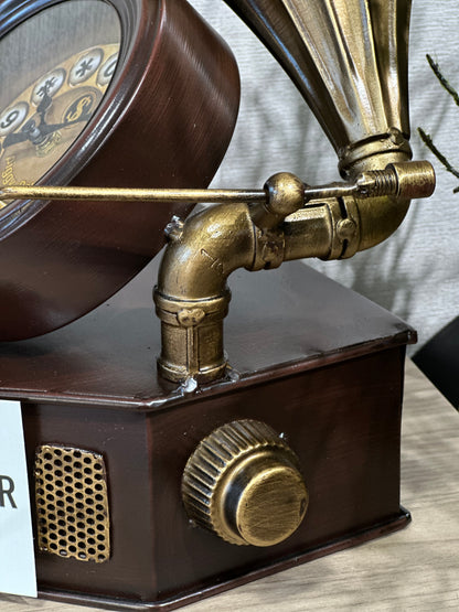 Gramoria Metal Dekoratif Gramafon Saat Detaylı
