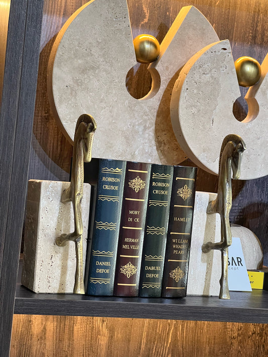 Cavallier Kitap Tutucu Traverten Mermer