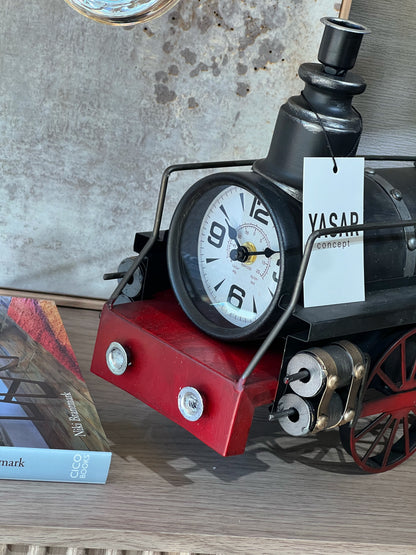 Locmetra Metal Dekoratif Tren Saat Detaylı