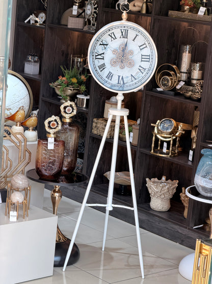 Marguina Metal Çarklı Tripod Ayaklı Saat 48x156 Cm