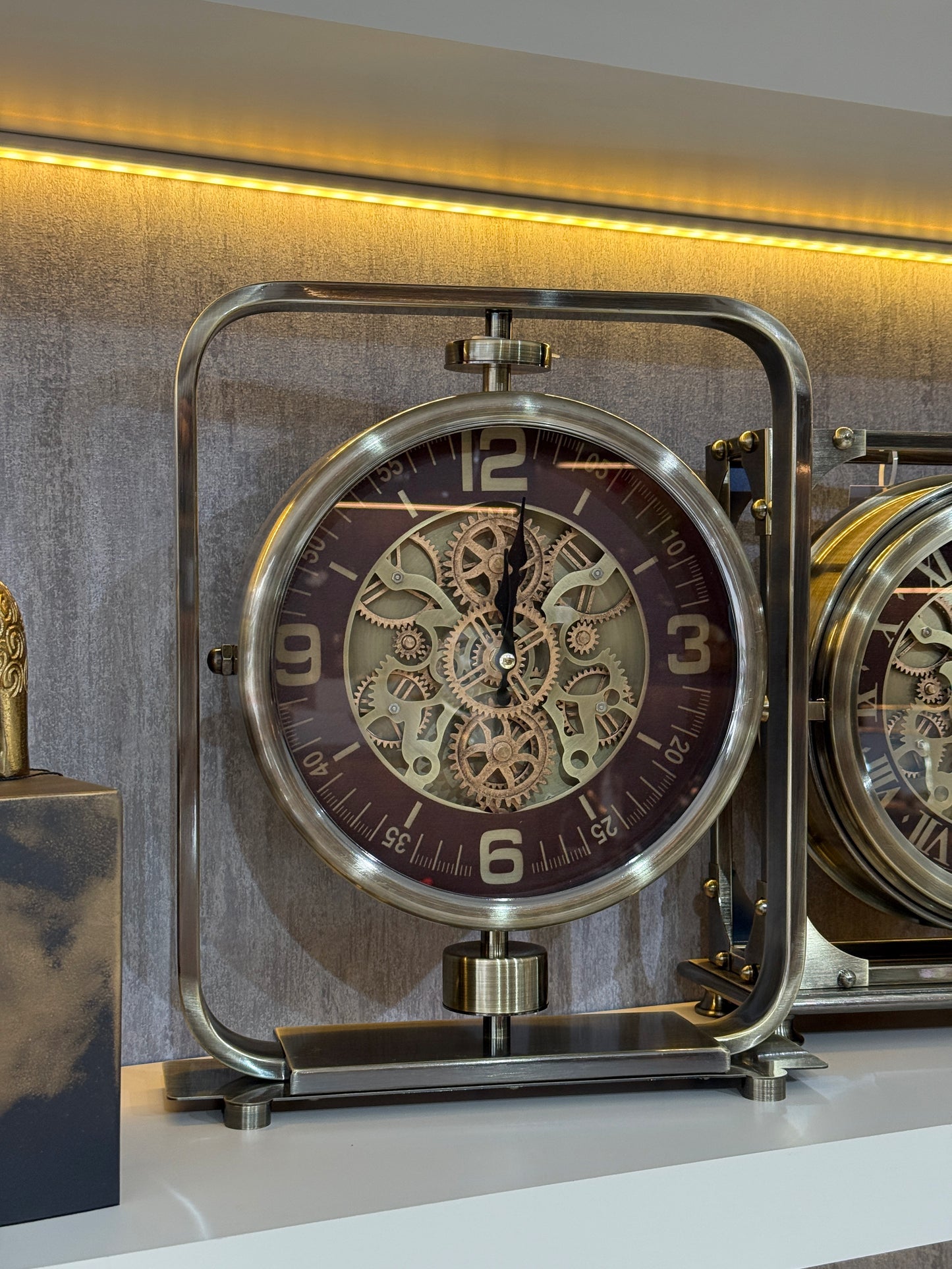 Auriclock Metal Çarklı Masa Saati 30x38 Cm