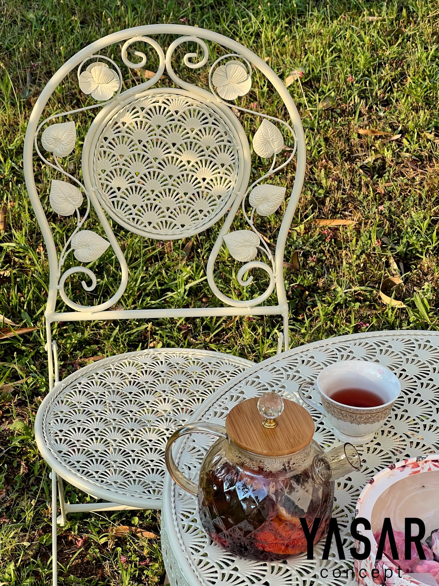 Chateau Ferforje Masa Sandalye Takımı Kırık Beyaz