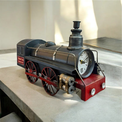 Locmetra Metal Dekoratif Tren Saat Detaylı